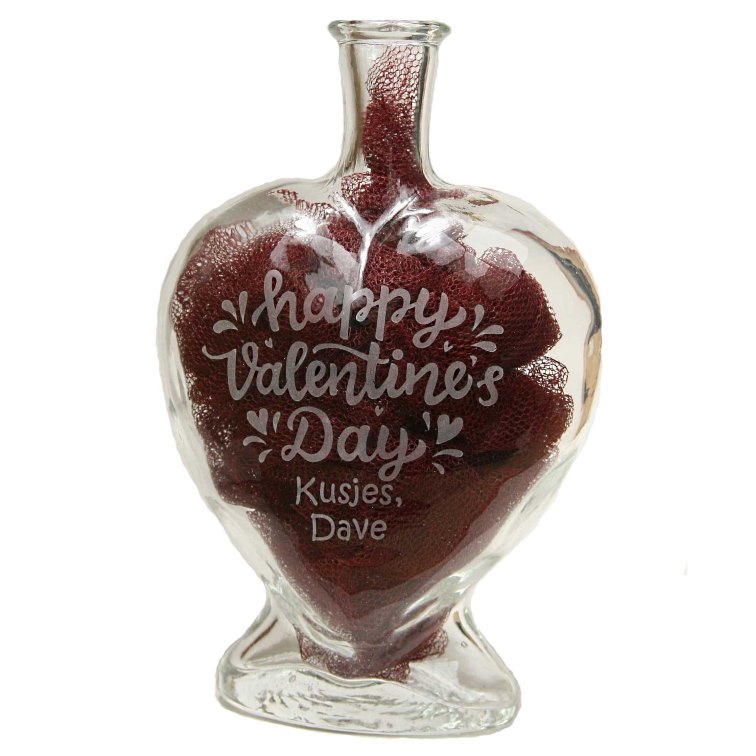 Verras je vrouw of vriendin met een origineel valentijnscadeau Hart vaasje gegraveerd als Valentijnscadeau voor haar